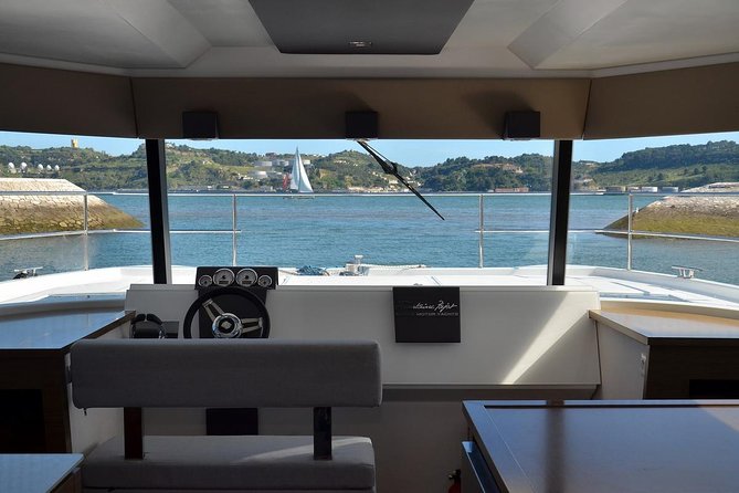 1H power catamaran up to 18 people in Lisbon - Weather, Time on the Water, and the Sunset Supplement