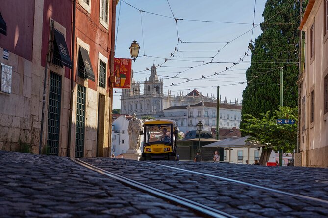 1h Secret Lisbon by Tuk Tuk - Mouraria, Graça & Alfama - A 1-hour orientation circuit by 100% electric tuk tuk