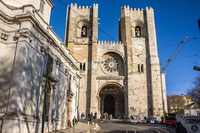 2 Hours Private Hills Historical Tour in Lisbon - Price and What You’re Really Paying For