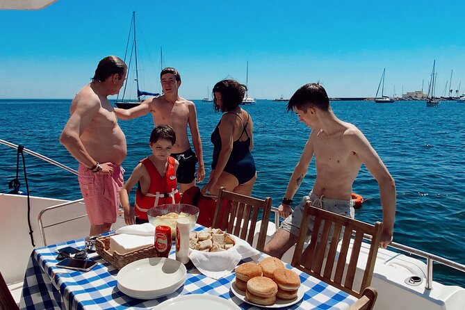 2H Lisbon Private Luxury Catamaran Tour with Welcome Drink - Cristo Rei from its front side: a memorable icon-view moment