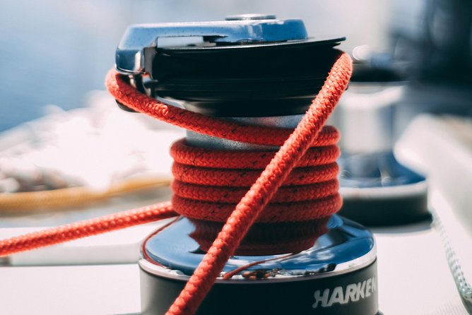 2h Private Group - Exclusive Boat Tour with Local Sailors - Should You Book This Private Boat Tour on the Tagus?