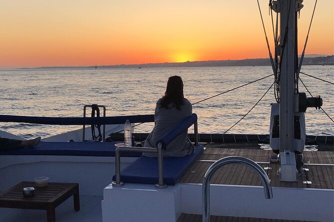 2H Private Sailing Catamaran "Vertigo" Tour in Lisbon up to 18pax - Sunset timing, weather, and the two things you can’t control