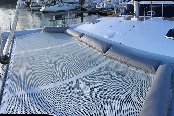 2H Tour on a Private Sailing Catamaran "Scarlett" up to 16 people - Food and drinks: bringing your own vs onboard options