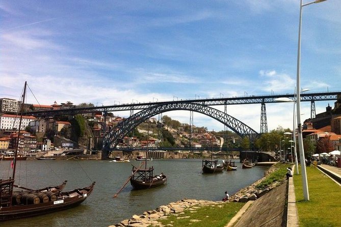 3-Hour Guided Walking Tour of Porto - São Bento Train Station Murals: Art You Can See in Minutes
