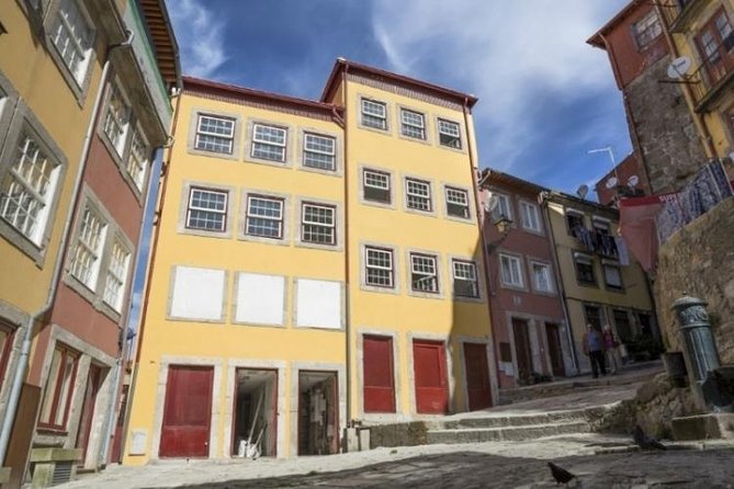 3-Hour Porto Jewish Heritage Walking Tour with Local Guide - Chafariz da Porta do Olival and the view stops that make the climbs worth it