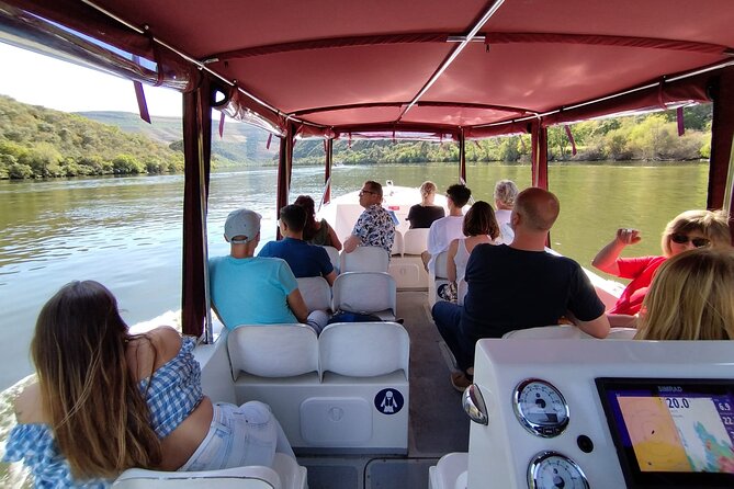 3-Hour Tour to Discover Pinhão - Moment of Discovery - The 50-minute Douro boat cruise: the part that sells the tour