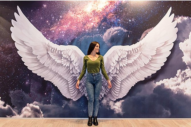 3D Fun Art Museum Funchal - The downstairs show: dancer and parachute moments