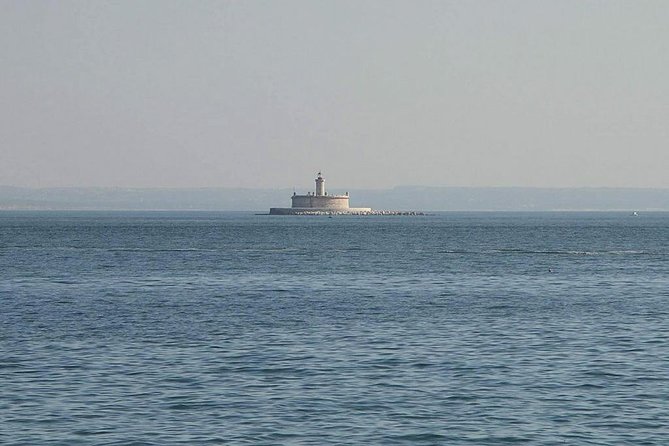 4 Hours Private Sailing Trip to Oeiras Beach - Your skipper: learn sailing basics or enjoy the ride