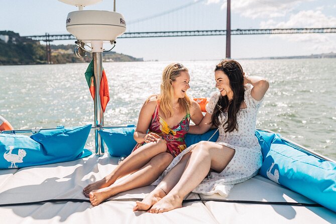 4 Hours Private Tour with Dives in Catamaran in Lisbon - Why this private catamaran fits Lisbon so well