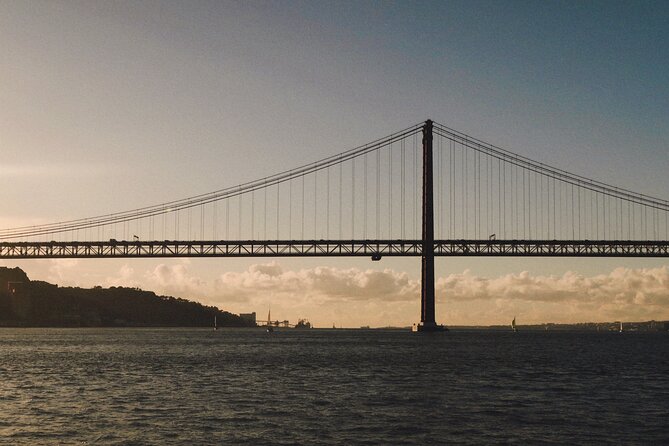 4 Hours Private Tour with Dives in Catamaran in Lisbon - Glimpses of Belém Tower and the story of the riverfront