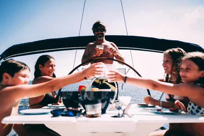 4h Private Boat Tour - Sailing, Swimming and Sunbathing - Getting to Doca de Santo Amaro and stepping onto the 42-foot sailboat
