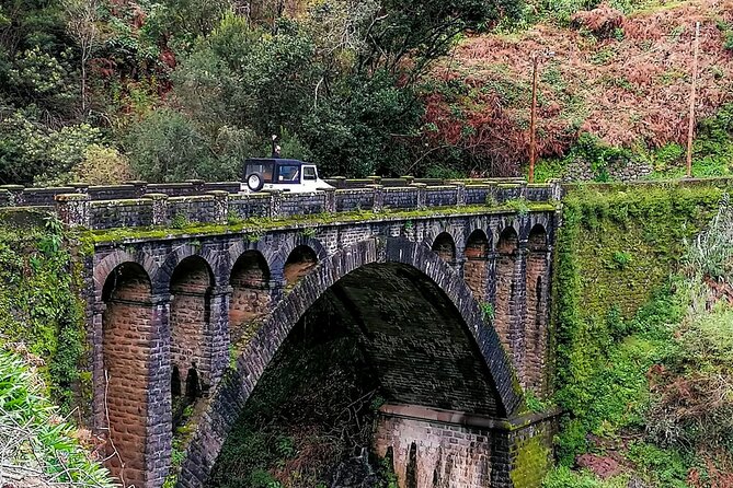 4x4 Jeep Tour to East & Northeast of Madeira - Stop 1 to Stop 2: Miradouros Do Paredao and the long reach from Pico do Arieiro