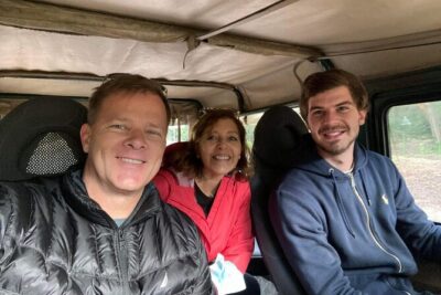 4x4 Tours in Portuguese Classic Jeeps (UMM) around Sintra - Meeting at O Saladas and getting to the jeep from Portela de Sintra