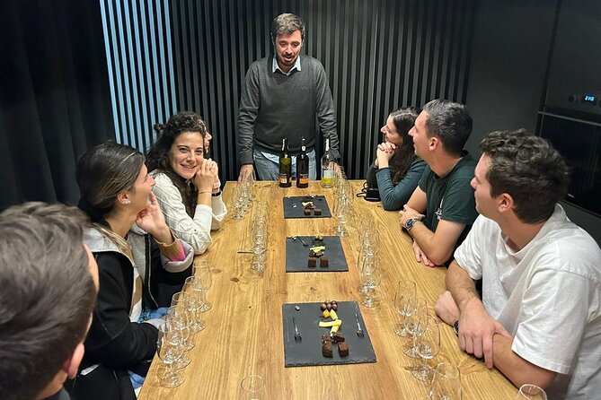 5 Port Wine Tasting with pairings - Inside the tasting room: cozy setup, small-group pace