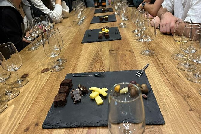 5 Port Wine Tasting with pairings - Timing that fits your Porto schedule