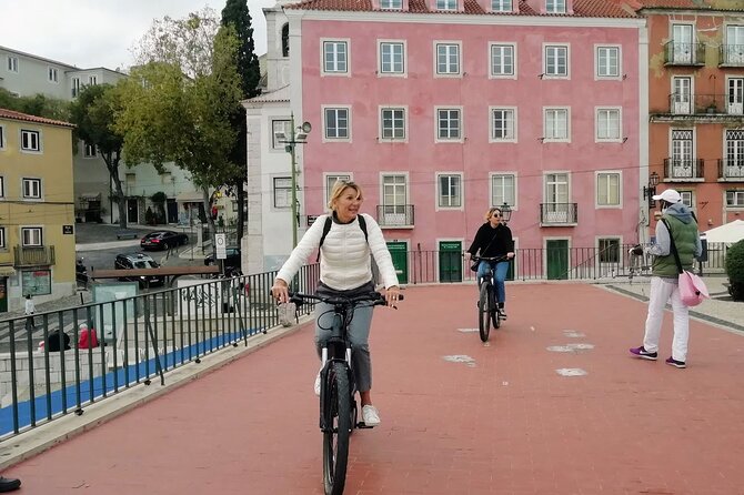 7 Hills and 14 Viewpoints - Lisbon E-Bike Tour - Graça’s angles and the tile tradition at Viuva Lamego