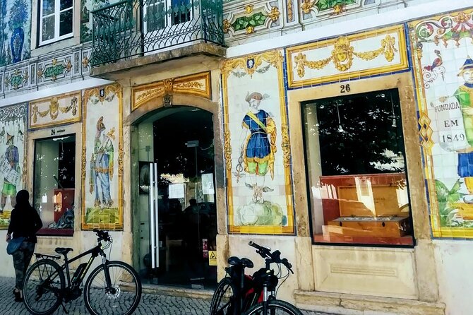 7 Hills and 14 Viewpoints - Lisbon E-Bike Tour - Santa Clara market area: flea market energy and monastery views