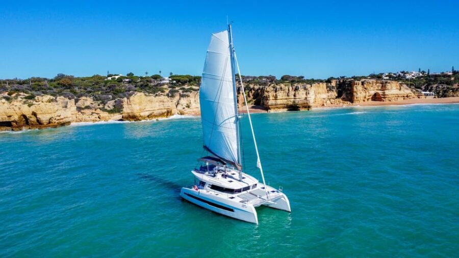 Albufeira: 3-Hour Benagil Caves & Coastline Tour - "Unwind" - Rock formations and coastal viewpoints: how to get the most out of the camera stops