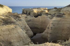 Albufeira: Beaches, Old Town, and Salgados Lagoon Jeep Tour - Pickup and First Photo Stop: Miradouro do Pau da Bandeira