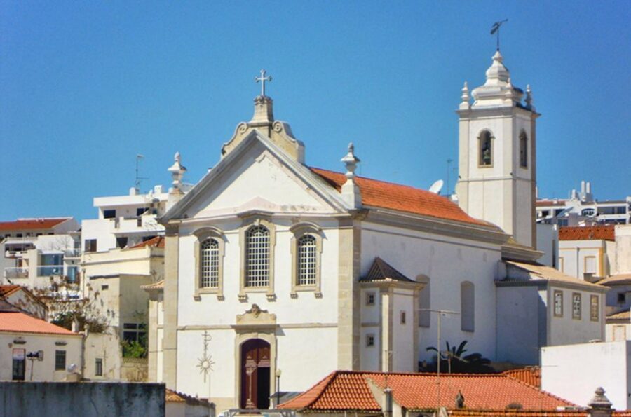 Albufeira: Beaches, Old Town, and Salgados Lagoon Jeep Tour - Praia dos Arrifes: Golden Sand and the Cliff Views You Came For