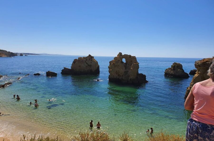 Albufeira: Beaches, Old Town, and Salgados Lagoon Jeep Tour - Albufeira Old Town: Whitewashed Streets and the Arabic Fortification Remains