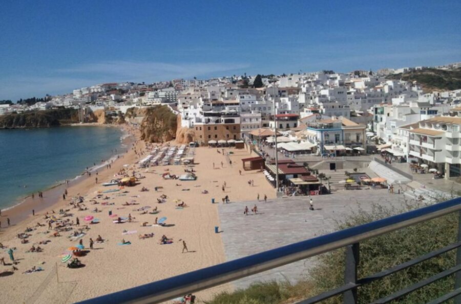 Albufeira: Beaches, Old Town, and Salgados Lagoon Jeep Tour - Marina Views and the Cliffs-Lighthouse Photo Moment