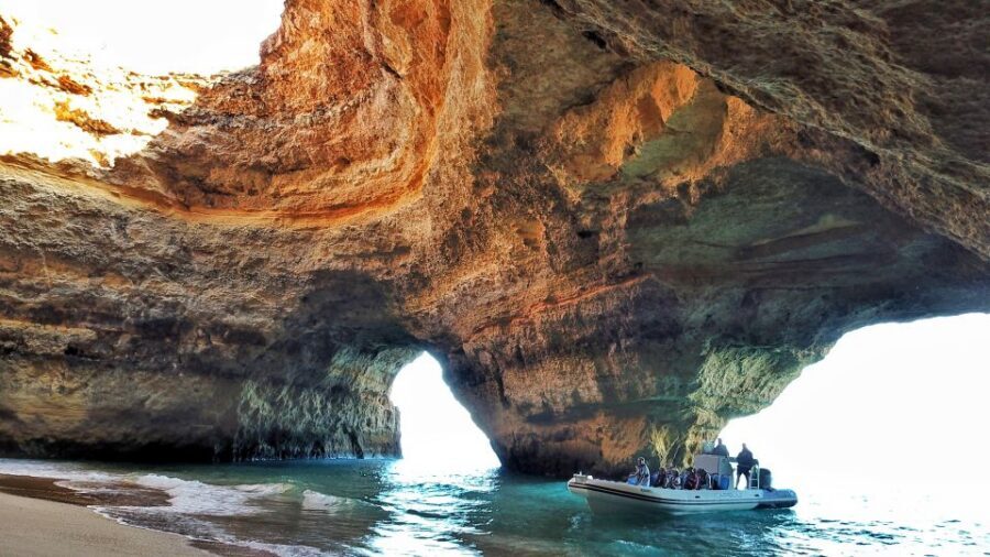 Albufeira: Benagil Cave and Dolphin Sightseeing Boat Cruise - Meeting point reality check: don’t let a taxi drop you on the wrong side
