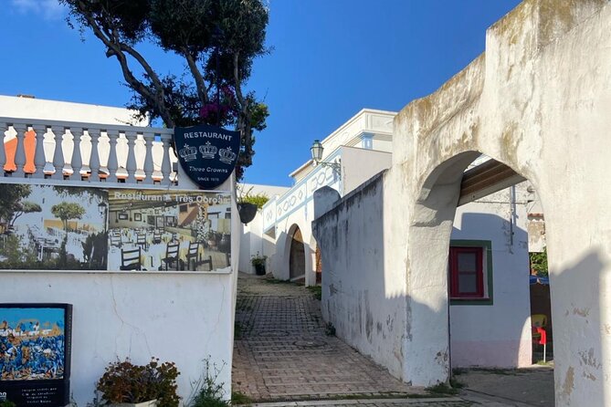 Albufeira History Walking Tour with Wine and Tapas - The Guide Experience: Small Details, Real Voices