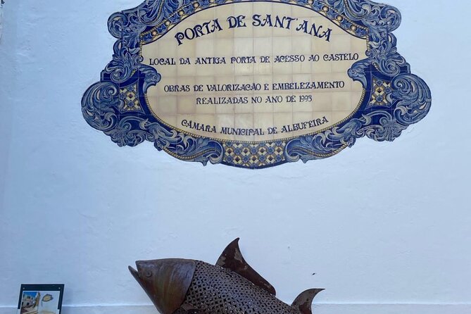 Albufeira History Walking Tour with Wine and Tapas - Walking the Centro Histórico: What You Actually Learn