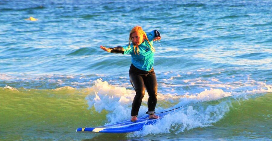 Albufeira: Surfing Lesson at Galé Beach - Finding Surf4fun: The Wooden Shop by the Pier
