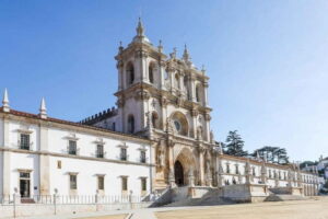 Alcobaça: Entry to UNESCO Alcobaça Monastery - Your hour-by-hour flow: medieval rooms to the bigger abbey story