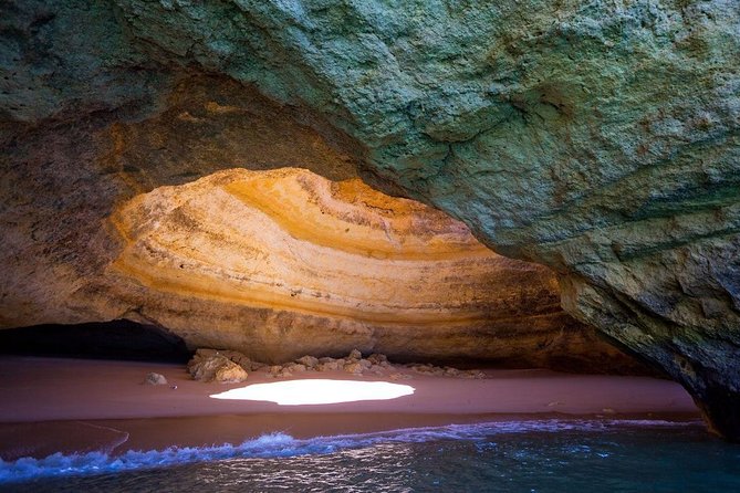 Algar de Benagil from Lagos - Live local commentary: turning caves into context