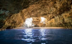 Algarve: Benagil Caves Open Speedboat Tour - Getting There at Vilamoura: Where You Actually Meet