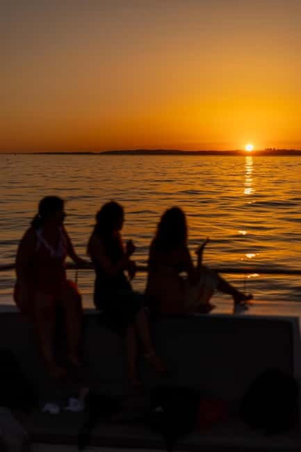 Algarve: Catamaran Sunset Tour with DJ or Live Guitarist - São Rafael and Xorinho Cave: What the Route Gives You