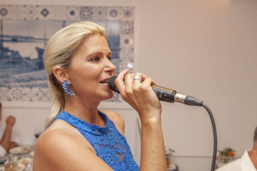 Algarve: Fado Night with 6- Course Algarvian Tapas Dishes - Fado Performance: How the Show Works With Your Meal