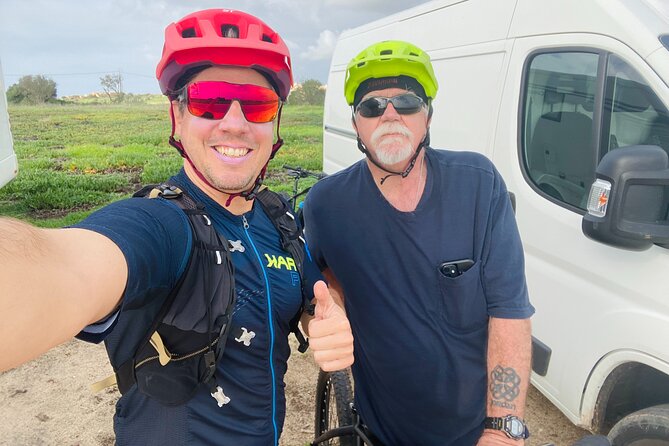 Algarve: Lagos Sightseeing guided Tour with e-bikes - The Fisherman Trail to Praia da Luz: Your Sea-View Stretch