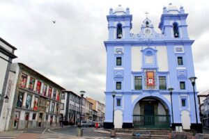 Angra do Heroísmo: Walking Tour with Local Pastry and Coffee - Meeting at Jardim José Agostinho: show up ready to start