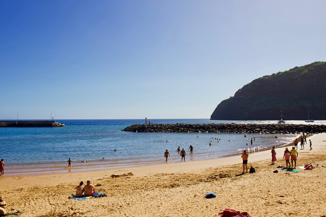 Arieiro Peak, Santana & Ponta São Lourenço in Open Roof 4X4 Tour - Your Day Starts in Funchal: Pickup Timing That Keeps You Calm