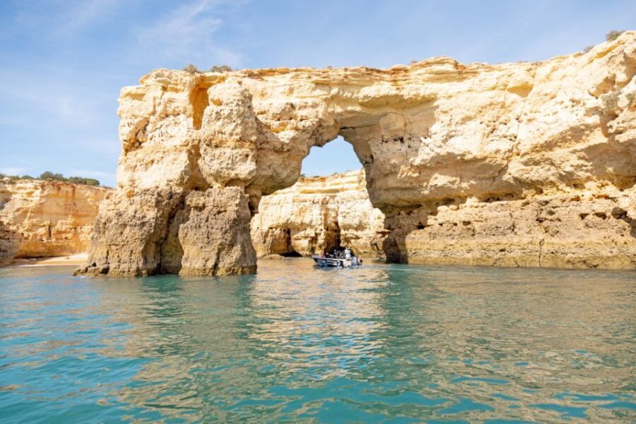 Armação de Pêra: Benagil Caves and Secret Beaches Boat Trip - Benagil Cave Finale: How to Get Your Best Photo