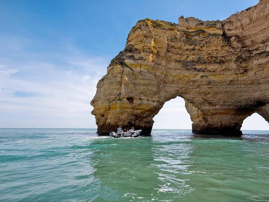 Armação de Pêra: Benagil´s 15 Best Caves Boat Tour - Algar da Albandeira and the Natural Arch: where shapes steal the show