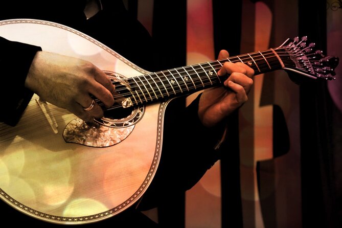 Authentic Alfama Experience: Fado Music and Cultural Walking Tour - Group size and the private-tour feel