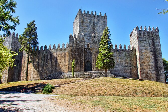 Authentic Braga & Guimarães: Small Historical Group Tour - Why Guimarães and Braga click as a Porto day trip