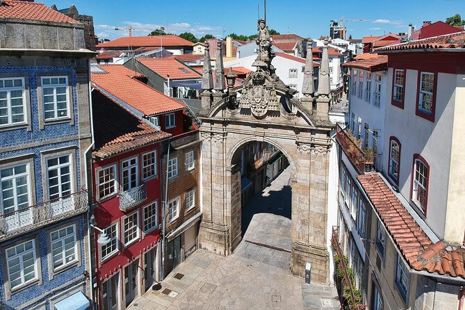 Authentic Braga & Guimarães: Small Historical Group Tour - Largo da Oliveira and Padrão do Salado: where Portugal felt legal and political