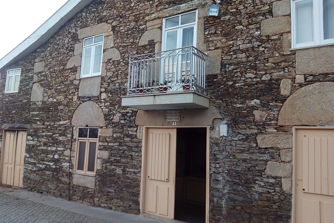 Authentic Douro Valley - small-Group Tour (Max 7) - Peso da Régua: Port and Douro DOC after a proper meal