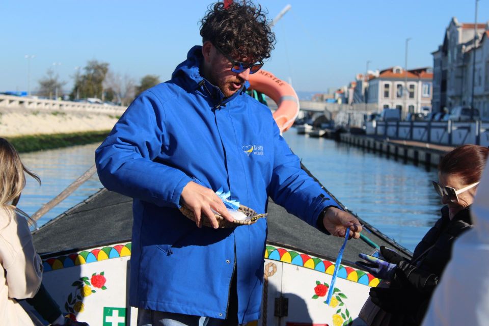 Aveiro no Coração - Passeio de barco típico em Aveiro - The end-of-tour souvenir: a small touch with place