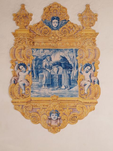 Aveiro: Stories, Canals, and Tiles Guided Walking Tour - Cathedral area, then the Canal da Fonte Nova and ceramics history