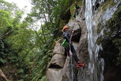 Azores: Salto do Cabrito Canyoning Adventure - The 30-minute hike: geothermal clues and old hydroelectric remains