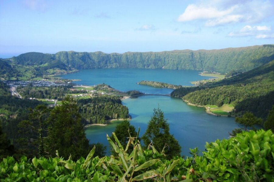 Azores: Sete Cidades Scenic Jeep Tour from Ponta Delgada - Should you book this Sete Cidades jeep tour from Ponta Delgada?