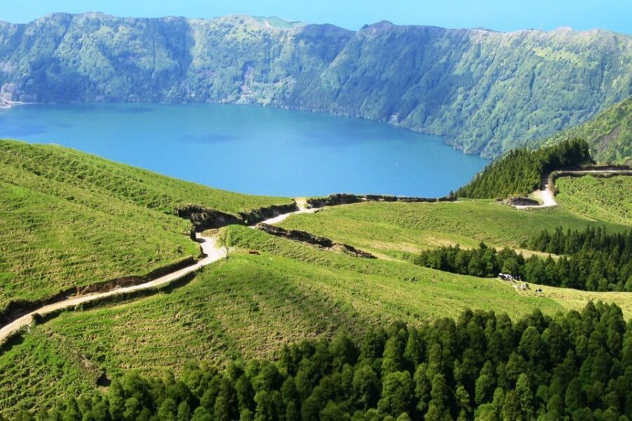 Azores: Sete Cidades Scenic Jeep Tour from Ponta Delgada - Who should book this jeep tour—and who might be better off doing something else