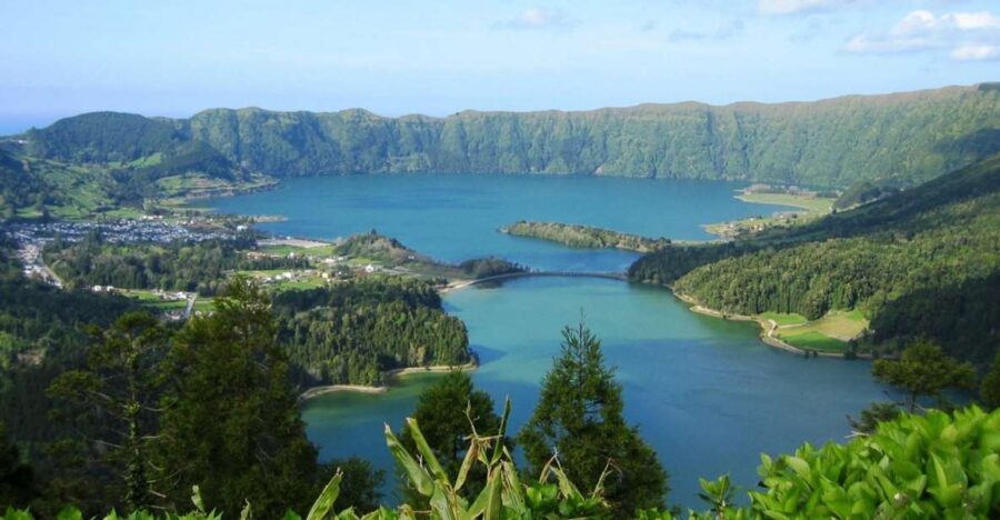Azores: Sete Cidades Scenic Jeep Tour from Ponta Delgada - From Ponta Delgada pickup to Muro das Nove Janelas viewpoints
